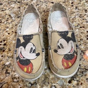 Unique Mickey Loafer Crocs